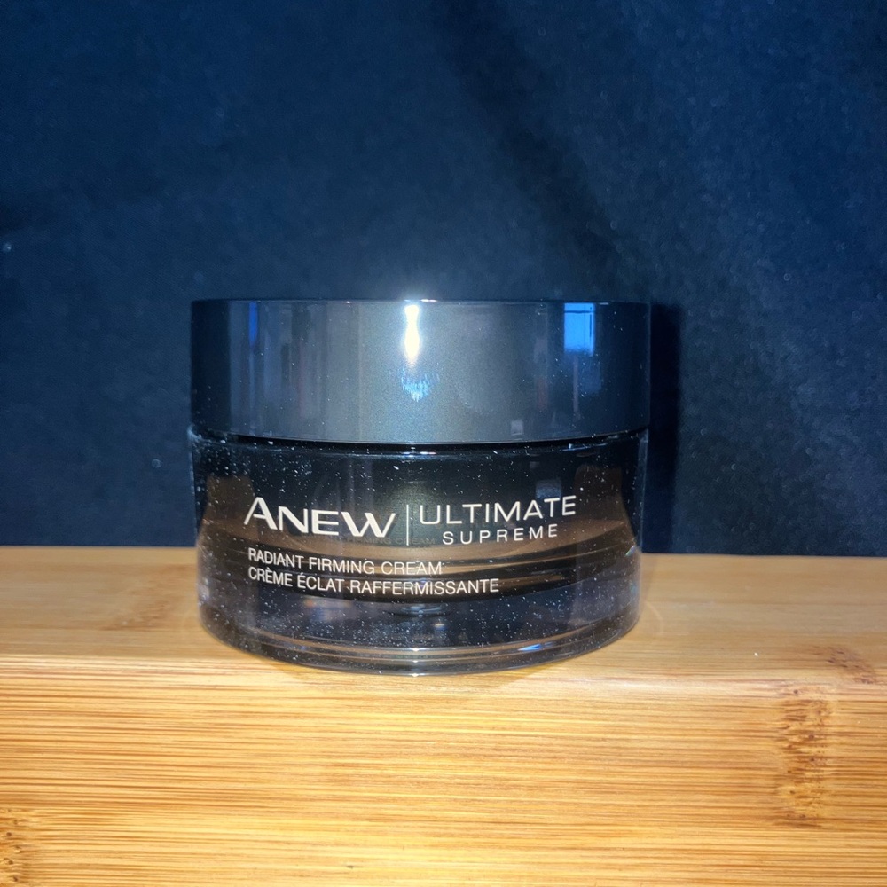 Avon Anew Ultimate Supreme Radiant Firming Cream - Black and Gold - Picture 2 of 2
